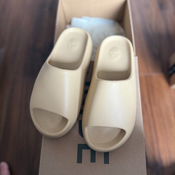 adidas Yeezy Slide Desert Sand main image 5